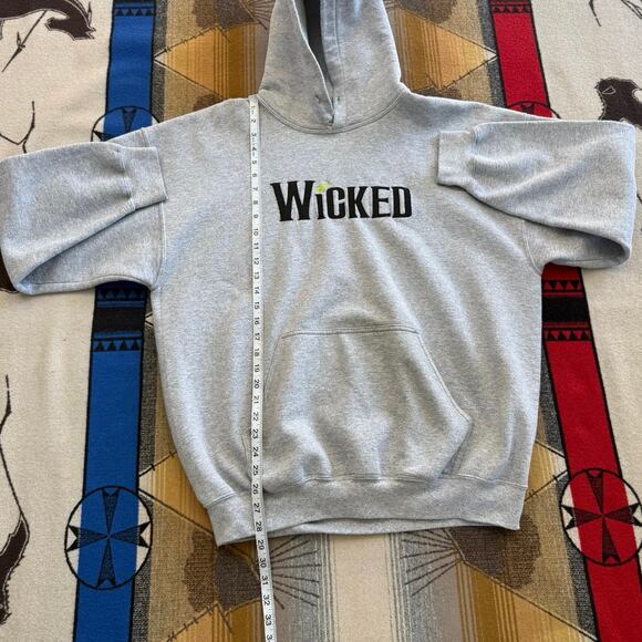 Vintage Y2K Wicked Broadway Musical Embroidered Hoodie Sweatshirt Size XL - Picture 5 of 6